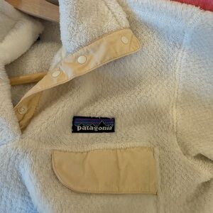 Patagonia Beige and Cream Fleece Pullover
